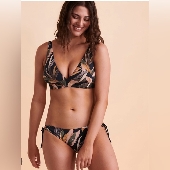 SKYE Bikini - Picture 1 of 4